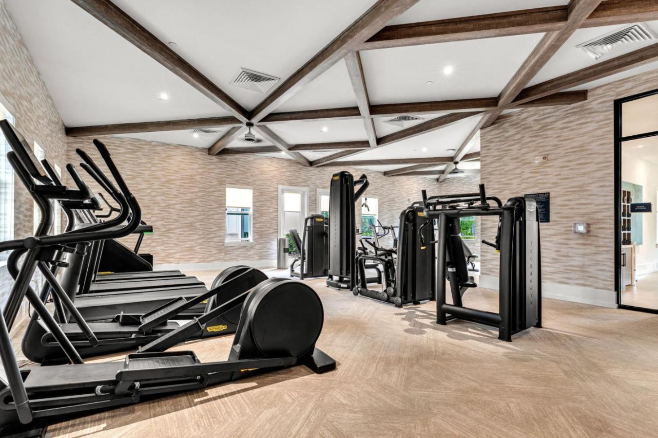 Sunny 2-Bed Oasis Pool And Gym In أبولو بيتش المظهر الخارجي الصورة