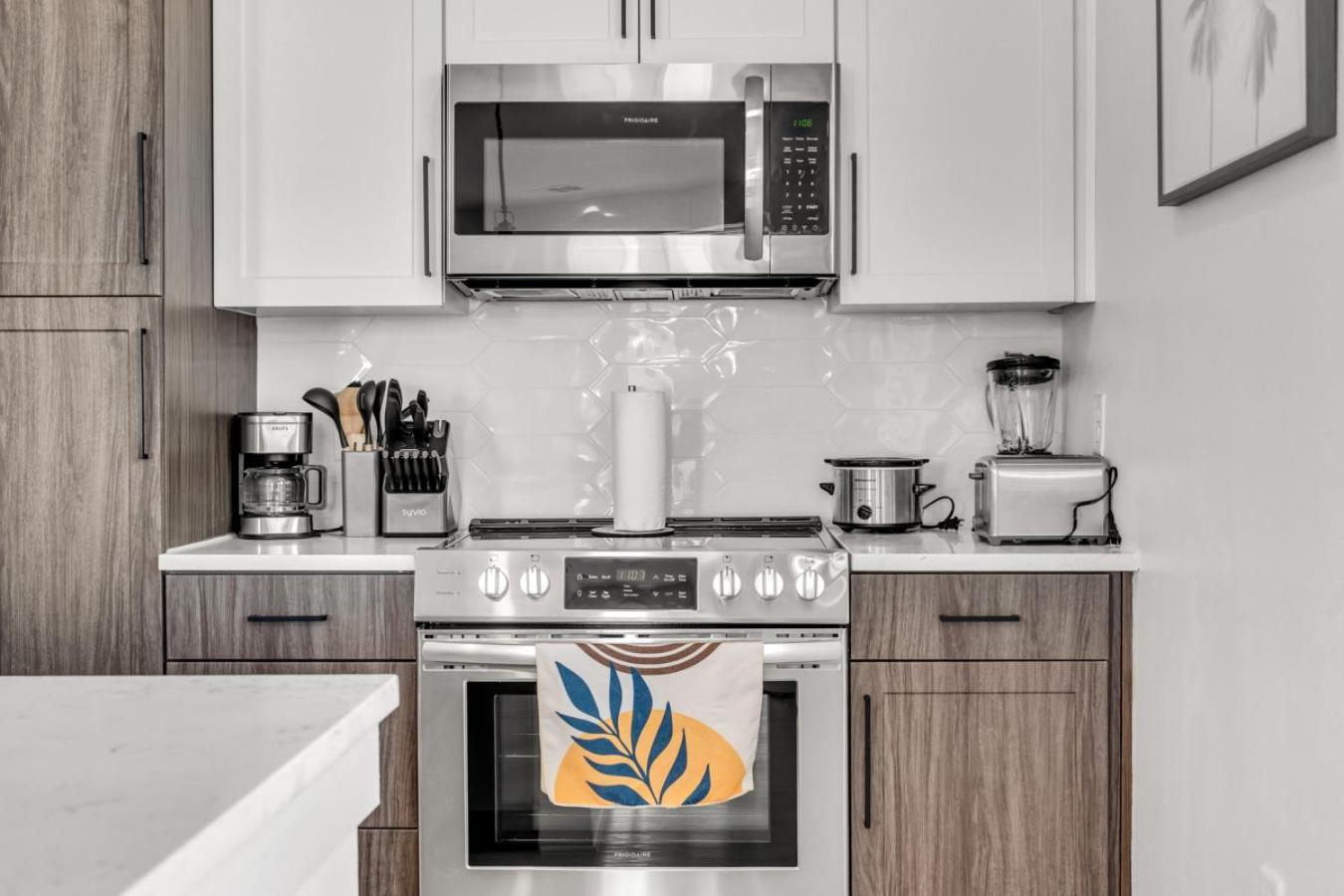 Sunny 2-Bed Oasis Pool And Gym In أبولو بيتش المظهر الخارجي الصورة